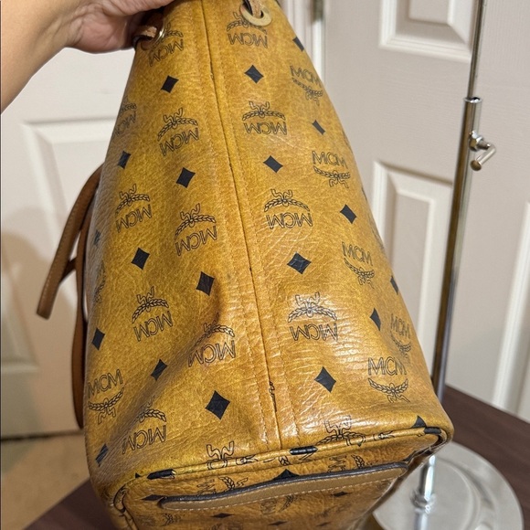 MCM Reversible Cognac Tote - Picture 5 of 7